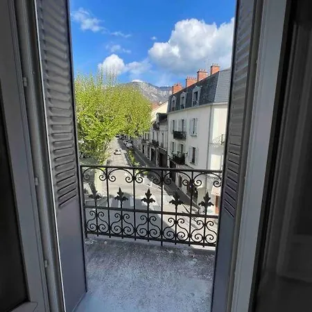 Moderne Place Du Marche Daire Aix-les-Bains