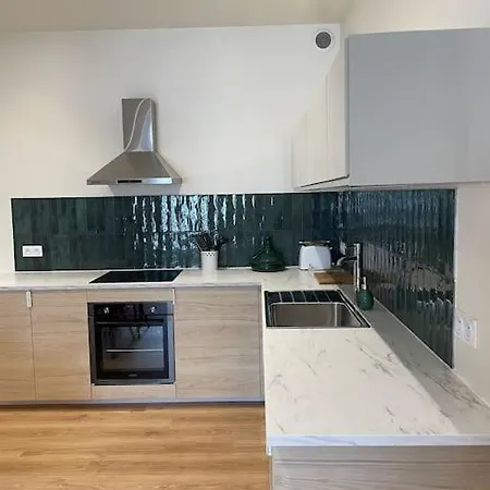 Moderne Place Du Marche Aix-les-Bains