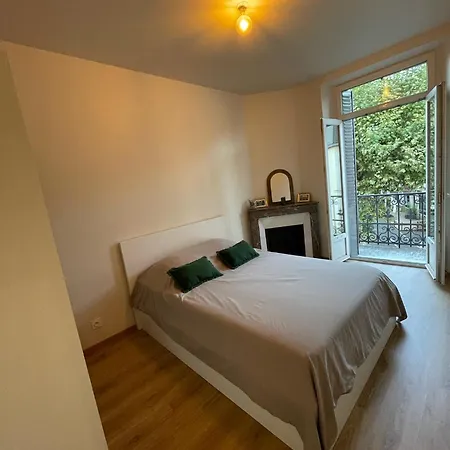 Moderne Place Du Marche *