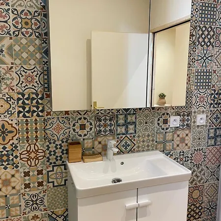 Moderne Place Du Marche Daire Aix-les-Bains