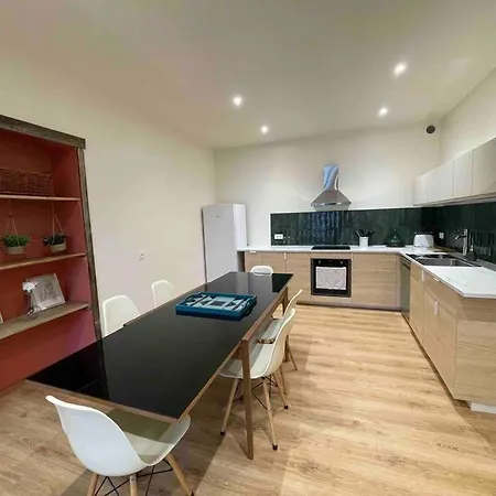 Lägenhet Moderne Place Du Marche *