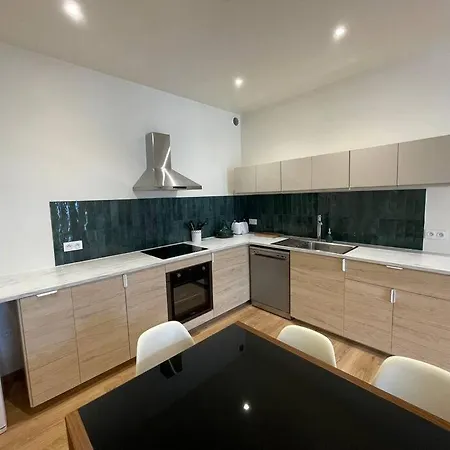 Moderne Place Du Marche * Aix-les-Bains