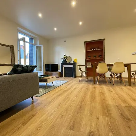 Moderne Place Du Marche * Aix-les-Bains