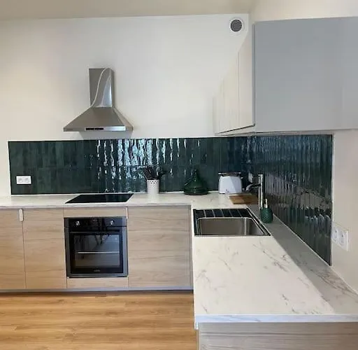 Moderne Place Du Marche Aix-les-Bains