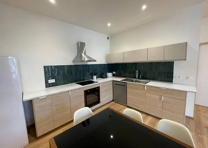 Moderne Place Du Marche * Aix-les-Bains